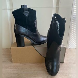 Ralph Lauren BLACK LEATHER/SUEDE BOOTS - W 8